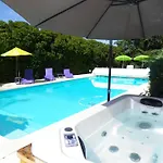 Sejour Authentique-piscine Privee Chauffee- Et Nature *
