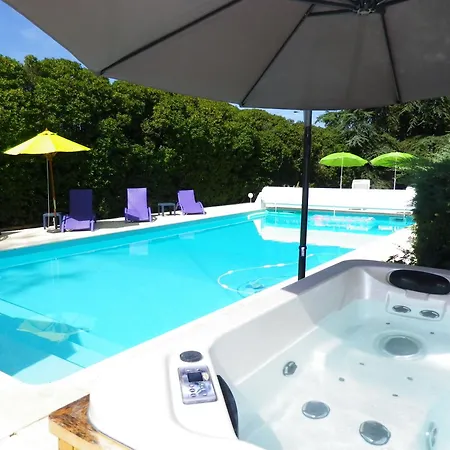 Sejour Authentique-piscine Privee Chauffee- Et Nature *